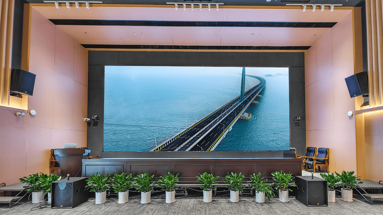 江南时报网报道,重大,深中通道今通车,继港珠澳大桥后,上海3200威尼斯vip,再度点亮超级工程