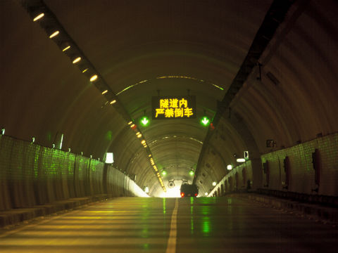 隧道内情报板